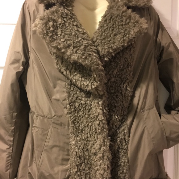 Kenzie Teddy Faux Fur Reversible Jacket NWT M - Picture 5 of 10
